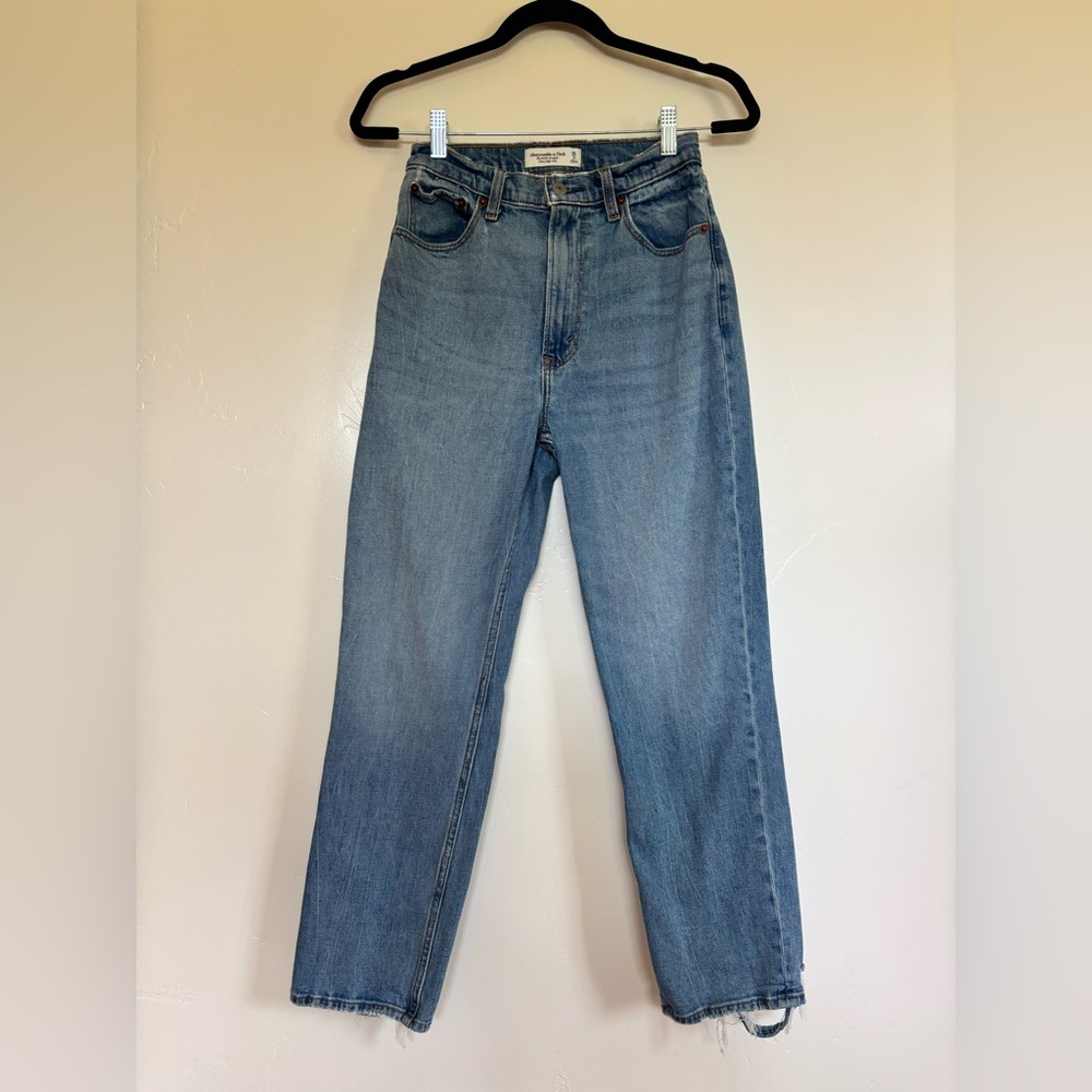 Abercrombie & Fitch Light Blue Straight Leg Jeans A2